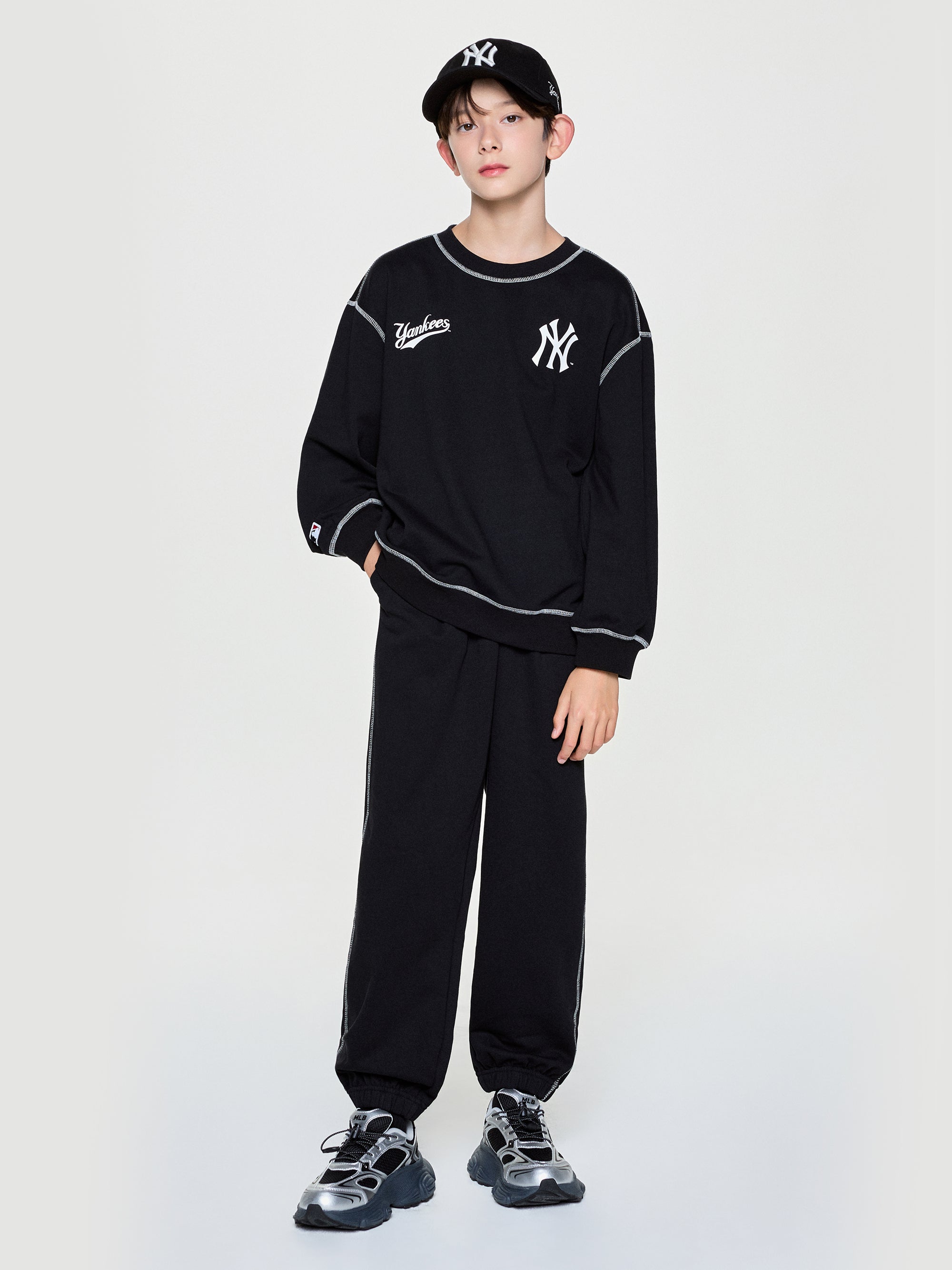 ONLINE EXCLUSIVE BASIC Sweatshirt Set