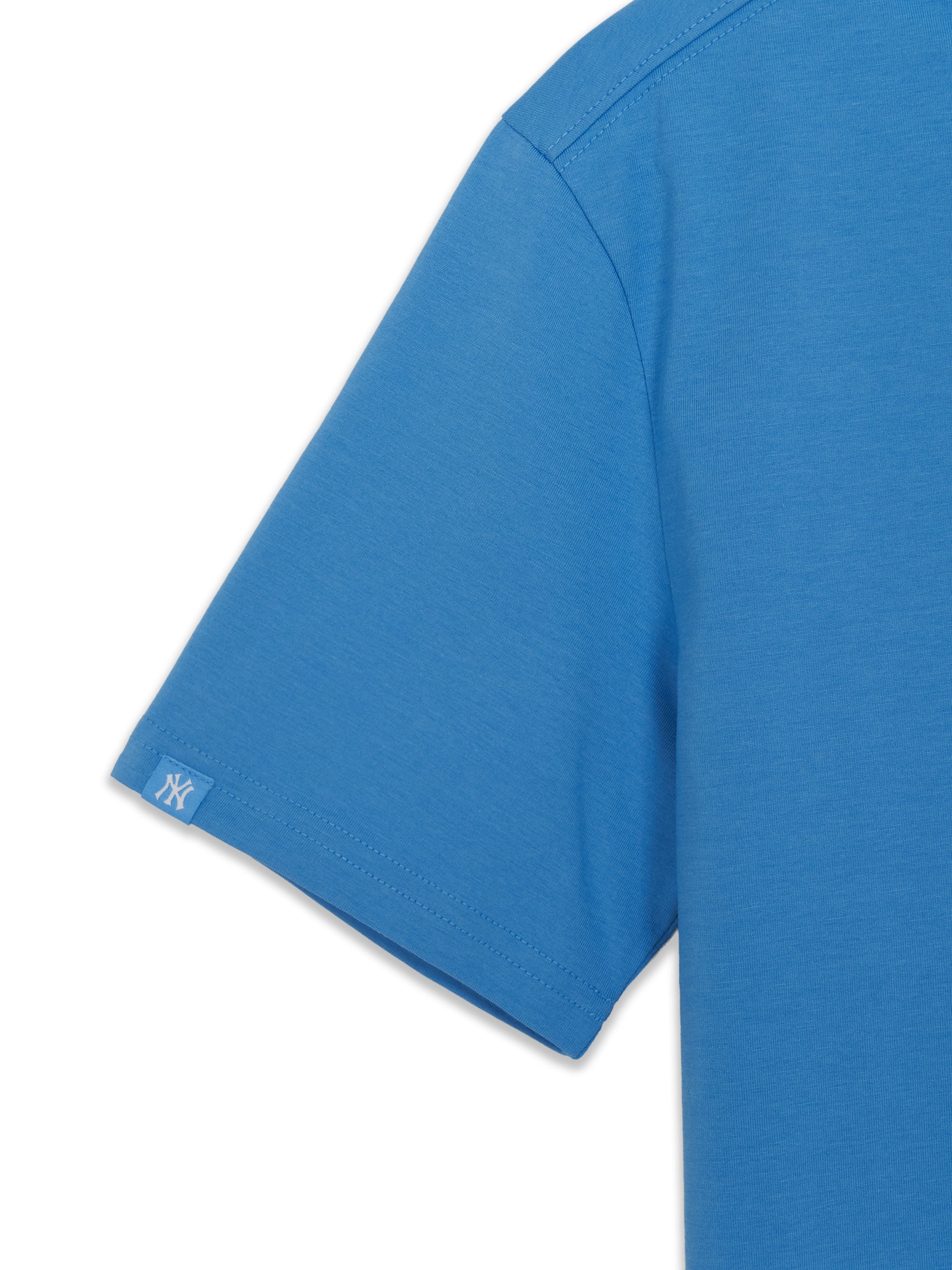 Street Surfing Bear Artwork T-shirt