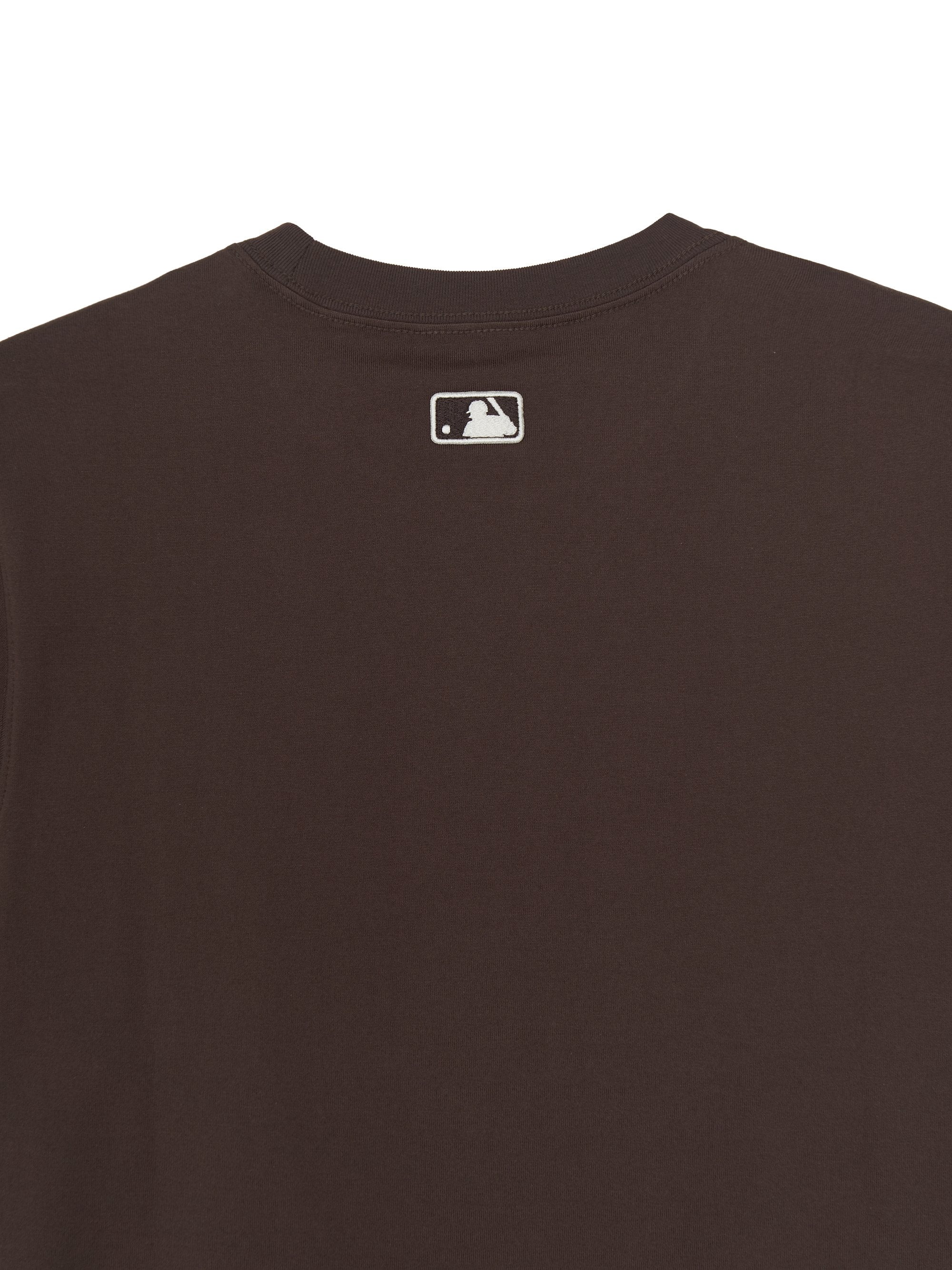 Lettering Logo Point Semi Over-Fit T-shirts