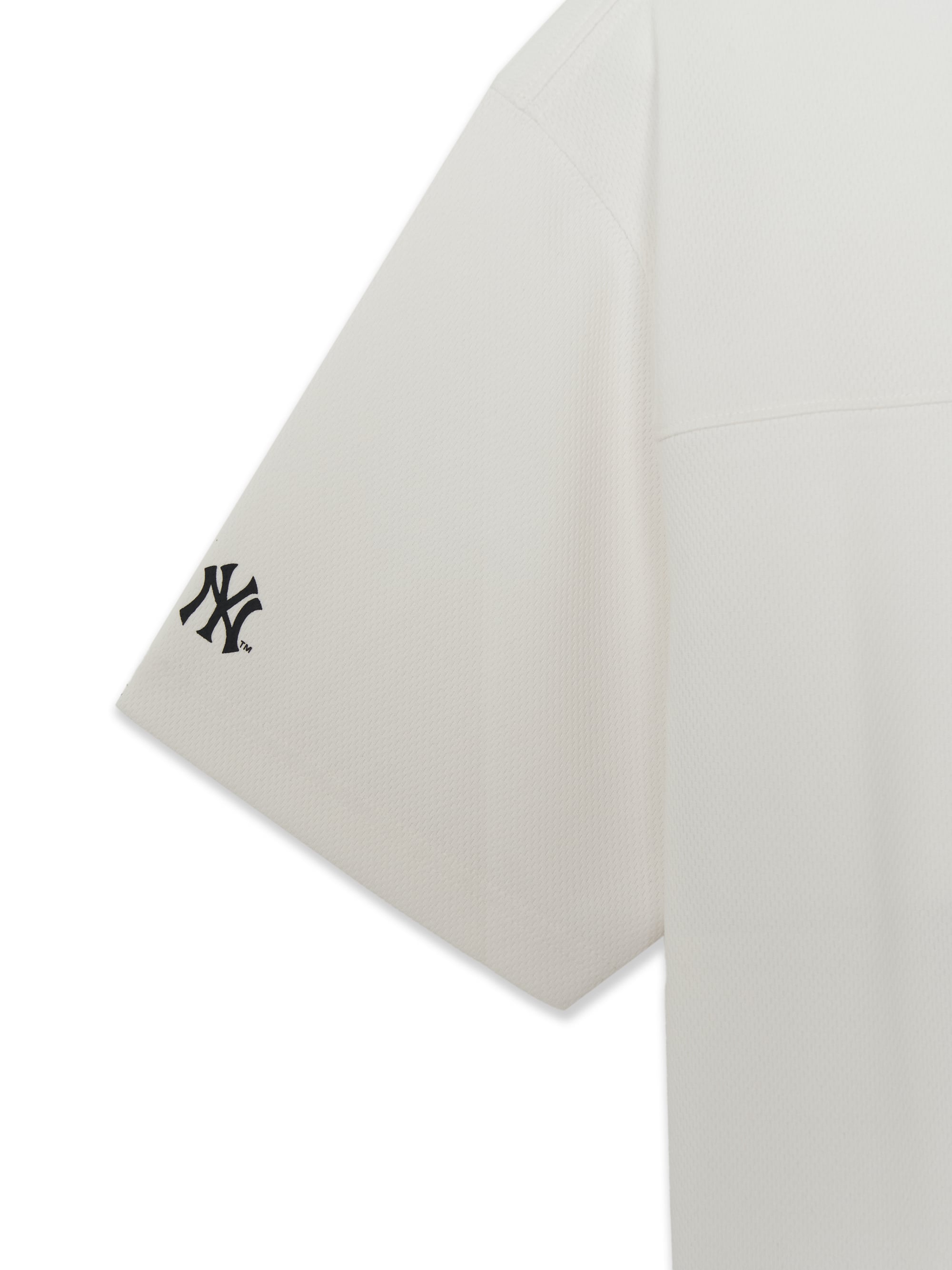Sportive Mesh Graphic T-shirt