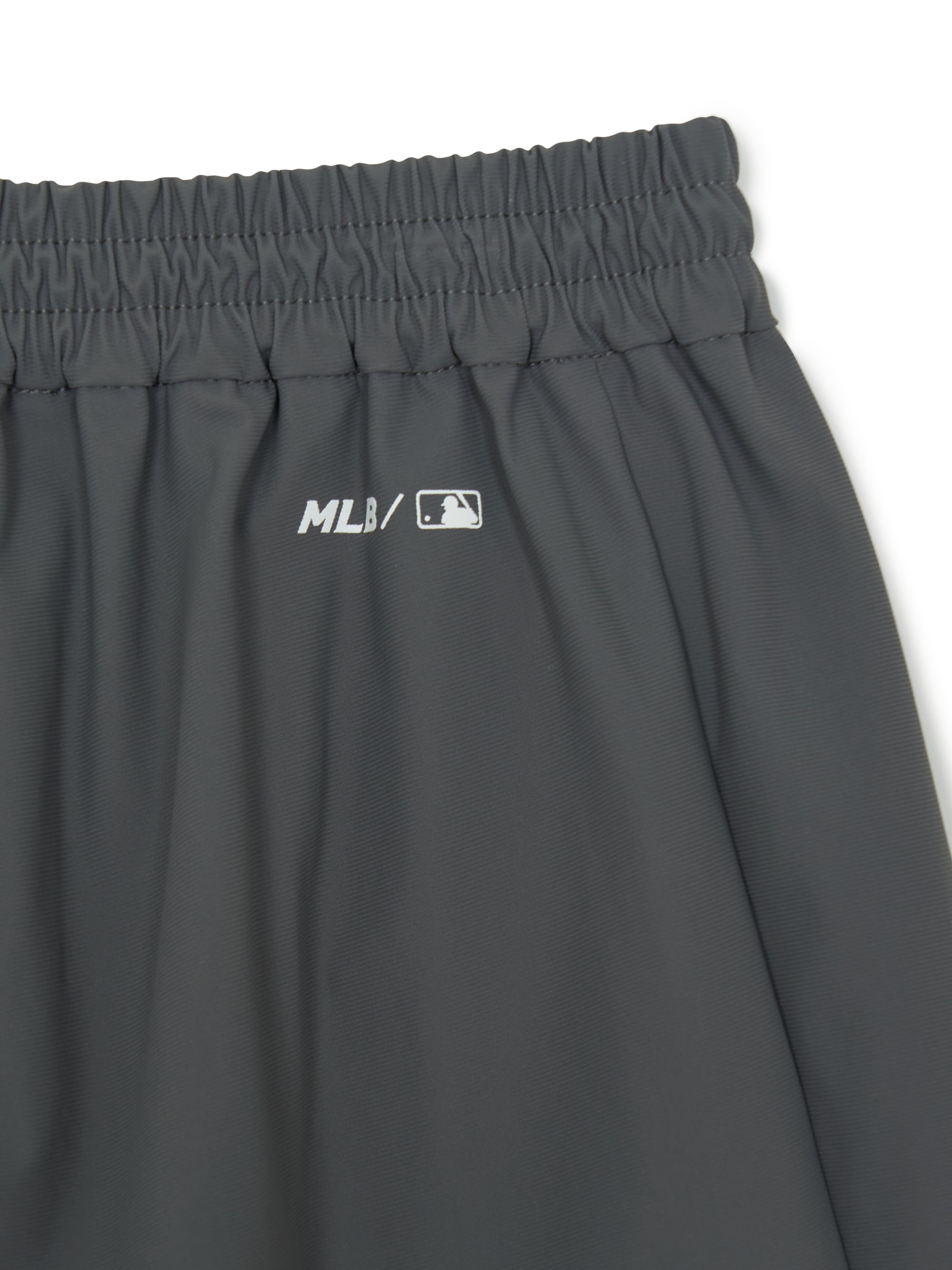 SPORTIVE TRICOT MESH-BLOCKING SHORTS