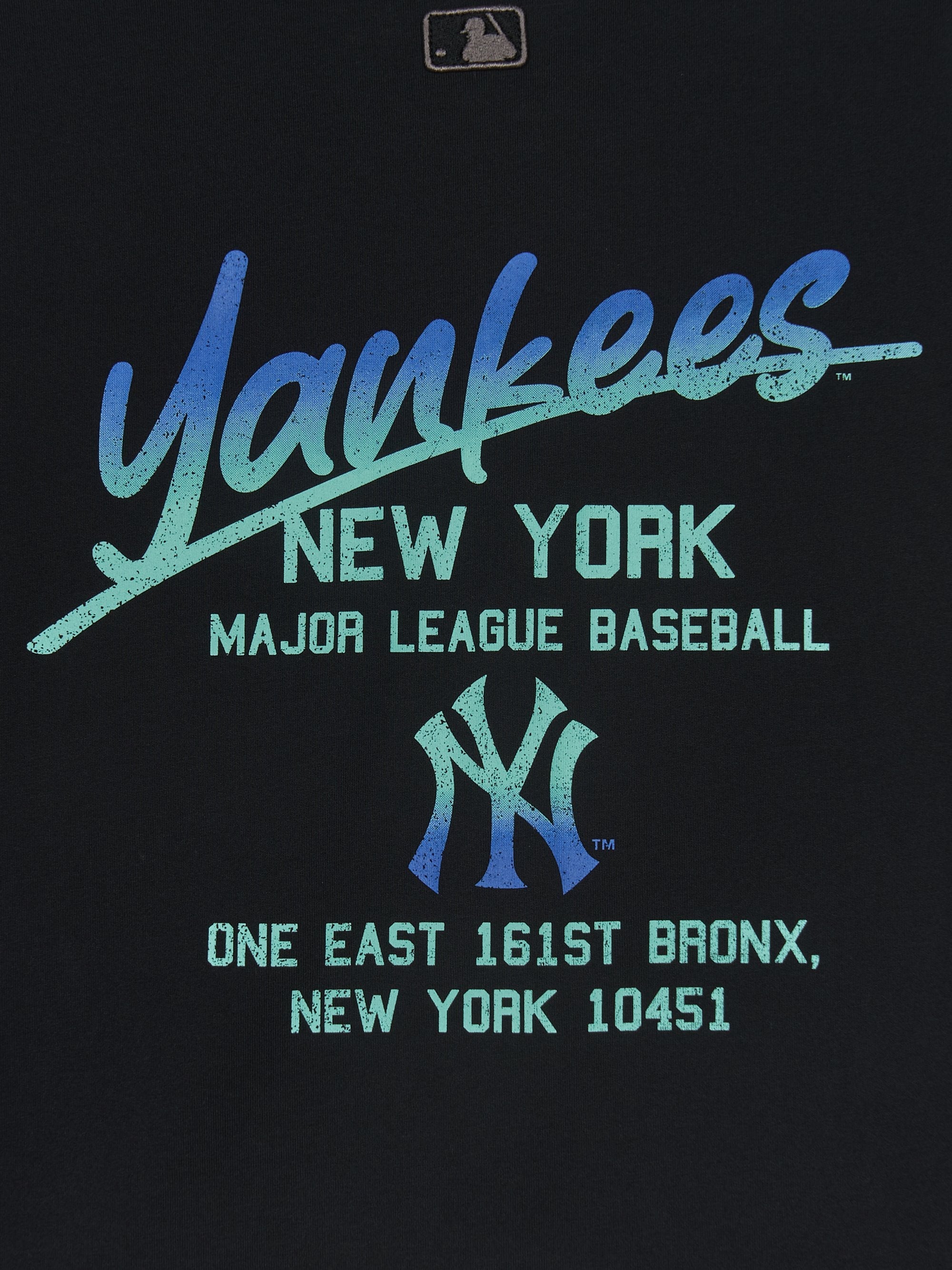 Basic Street Gradation Lettering T-shirt