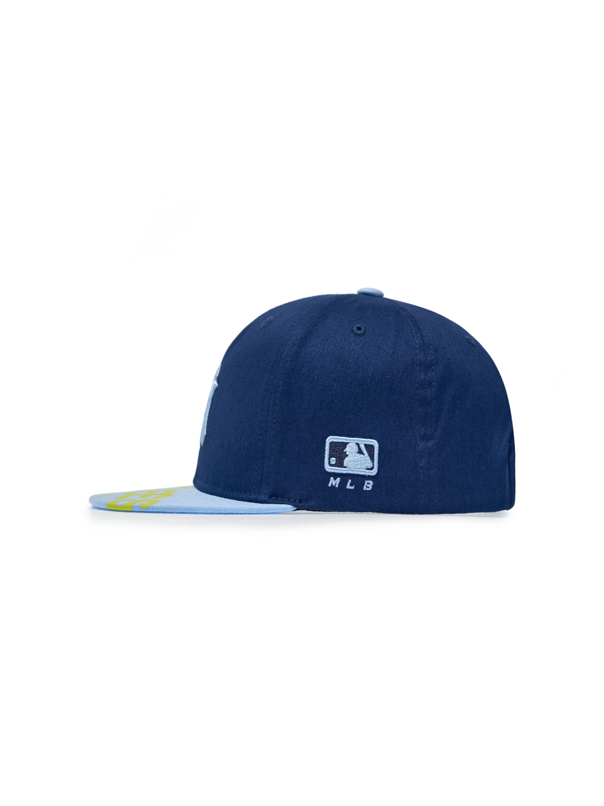 MEGABEAR SNAP BACK