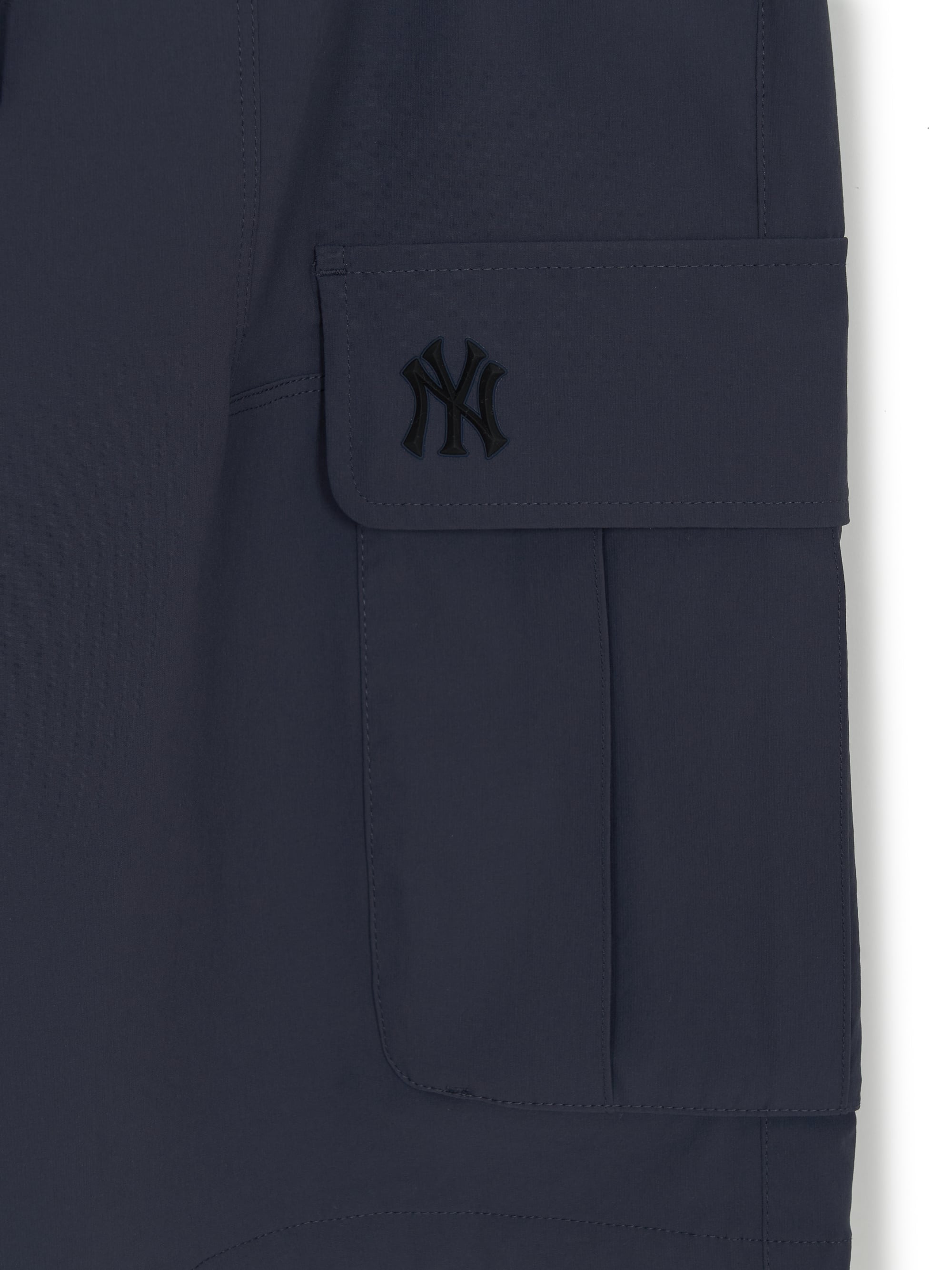 BASIC GORPCORE NYLON CARGO 9in SHORTS