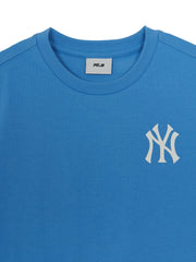 Street Surfing Bear Artwork T-shirt