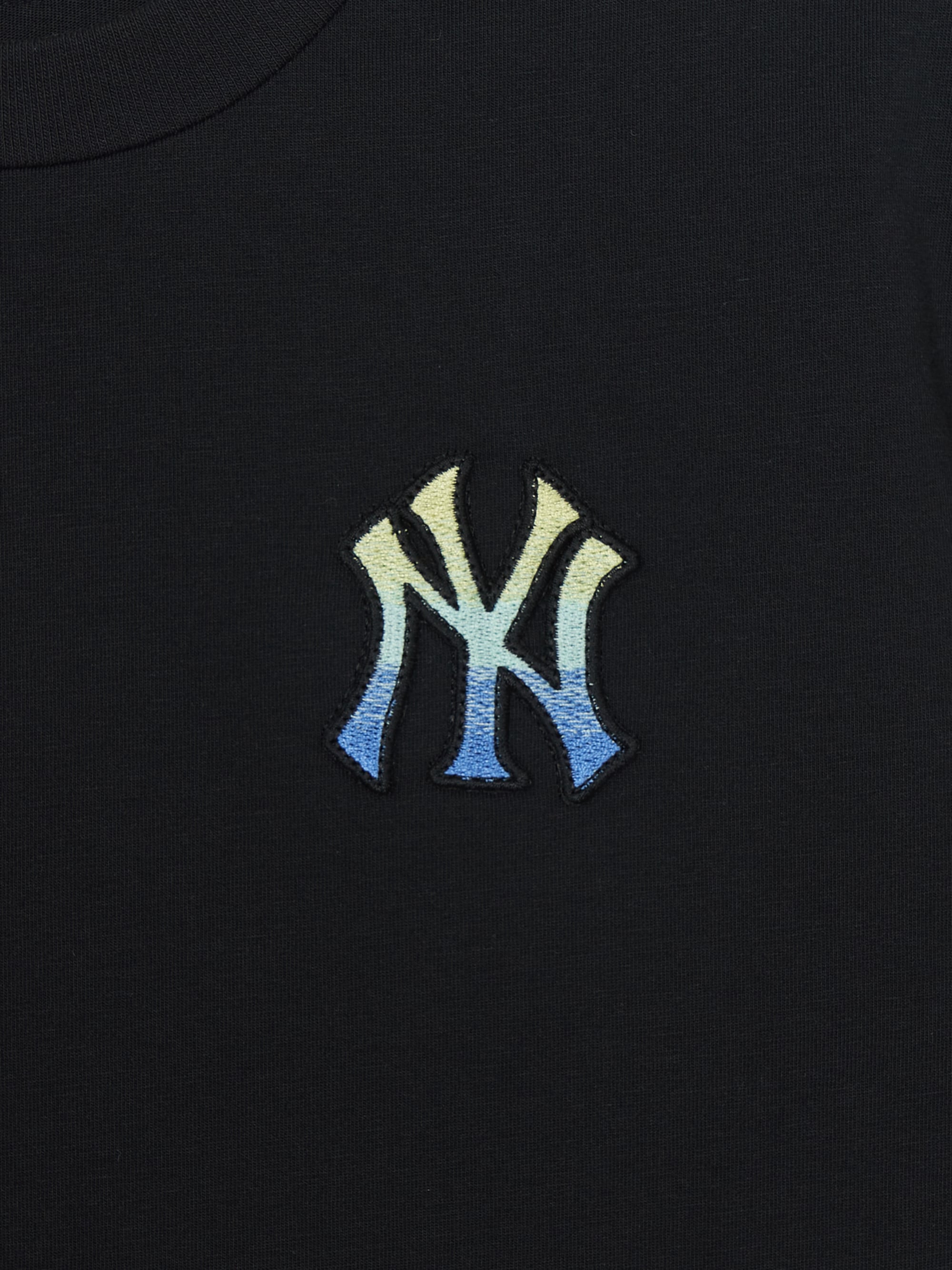 SPORTIVE MONOGRAM BIG-LUX T-Shirt