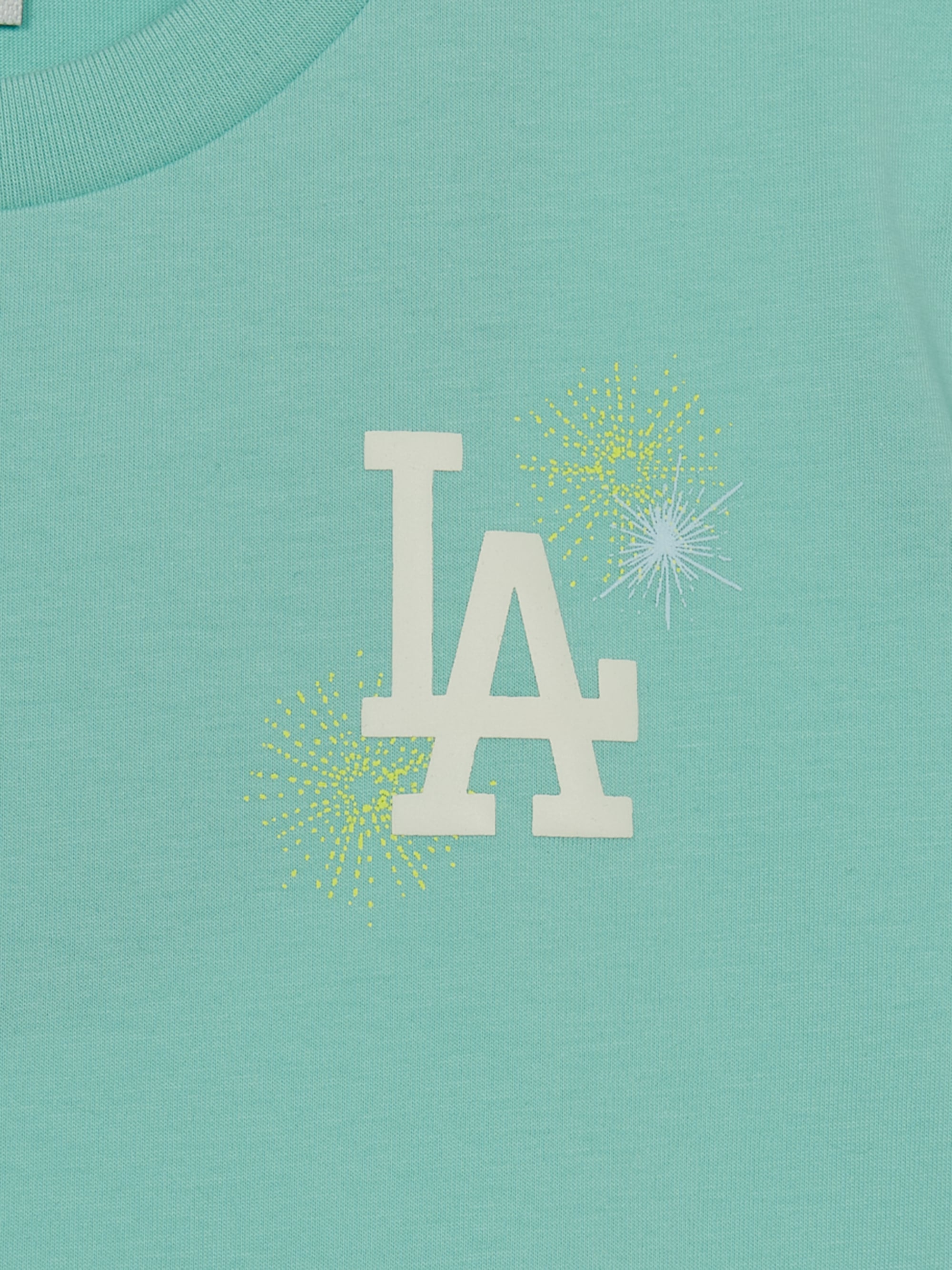 Sportive Summer Cloud Artwork T-shirt