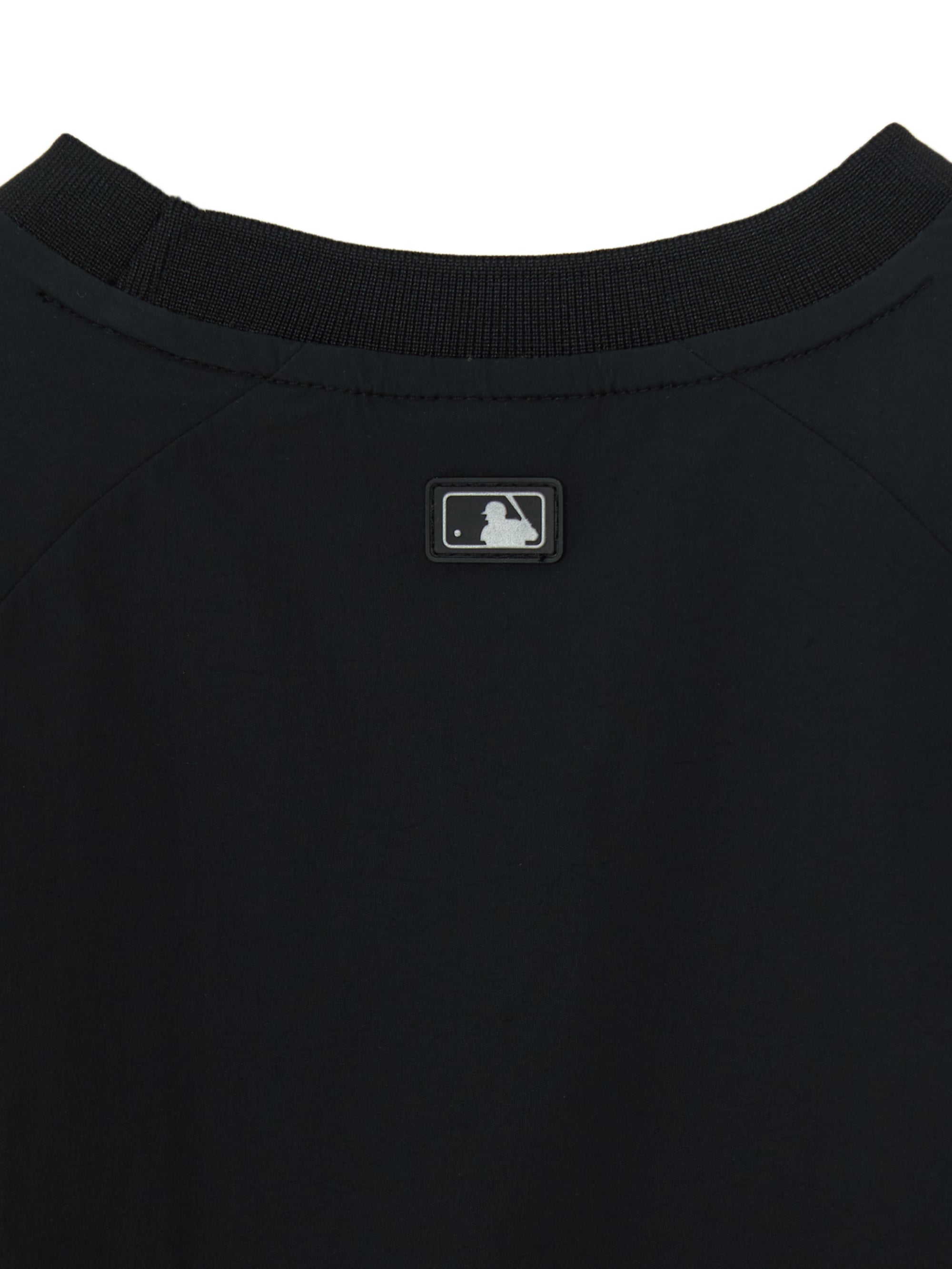Street Basic Woven Big Logo Artwork T-shirt